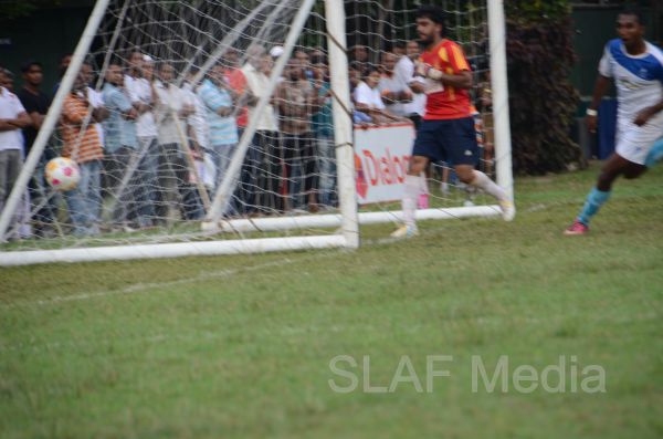 ගුවන් හමුදාව ඩයලොග් ලීග් පාපන්දු අවසන් තරඟයට