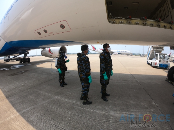 SLAF CBRNE Wing Continues Decontamination of Sri Lankan Airlines Aircraft Fleet
