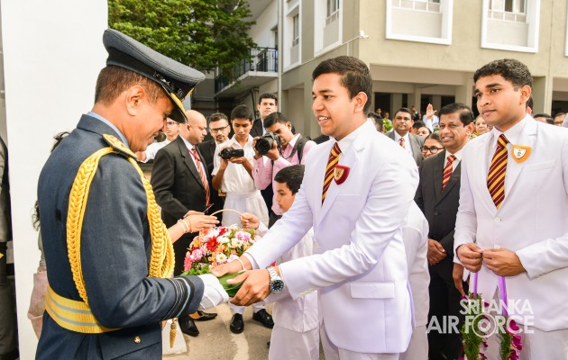 ANANDA COLLEGE FELICITATES THE COMMANDER OF THE AIR FORCE