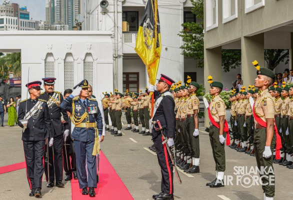 ANANDA COLLEGE FELICITATES THE COMMANDER OF THE AIR FORCE