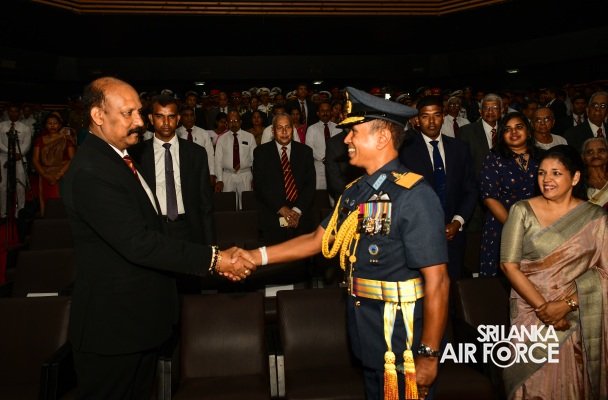 ANANDA COLLEGE FELICITATES THE COMMANDER OF THE AIR FORCE