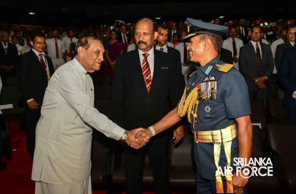 ANANDA COLLEGE FELICITATES THE COMMANDER OF THE AIR FORCE