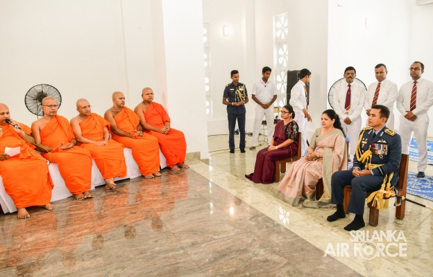 ANANDA COLLEGE FELICITATES THE COMMANDER OF THE AIR FORCE