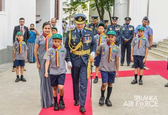 ANANDA COLLEGE FELICITATES THE COMMANDER OF THE AIR FORCE