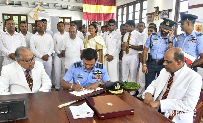 AIR
MARSHAL UDENI RAJAPAKSA GRACES 'ANANDA MUSEUM' INAUGURATION AS SPECIAL
GUEST OF HONOUR