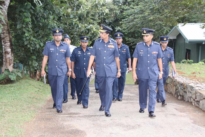 මීරිගම කඳවුරේ ගුවන් හමුදාධිපති තුමාගේ වාර්ෂික පරීක්ෂණය සිදු කරයි.