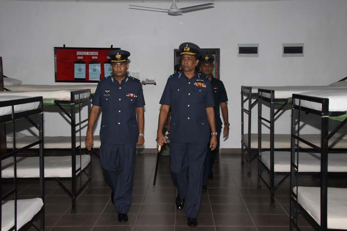 මීරිගම කඳවුරේ ගුවන් හමුදාධිපති තුමාගේ වාර්ෂික පරීක්ෂණය සිදු කරයි.