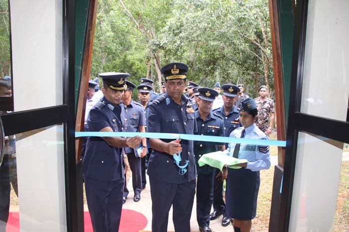 මීරිගම කඳවුරේ ගුවන් හමුදාධිපති තුමාගේ වාර්ෂික පරීක්ෂණය සිදු කරයි.