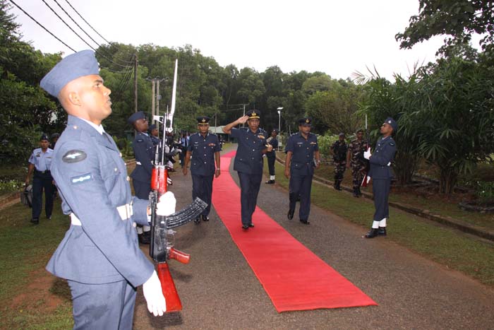 මීරිගම කඳවුරේ ගුවන් හමුදාධිපති තුමාගේ වාර්ෂික පරීක්ෂණය සිදු කරයි.