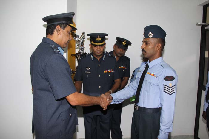 මීරිගම කඳවුරේ ගුවන් හමුදාධිපති තුමාගේ වාර්ෂික පරීක්ෂණය සිදු කරයි.
