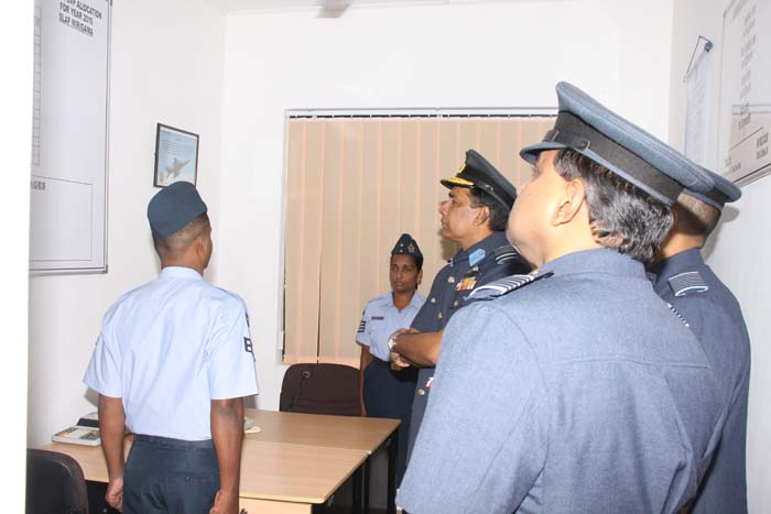 මීරිගම කඳවුරේ ගුවන් හමුදාධිපති තුමාගේ වාර්ෂික පරීක්ෂණය සිදු කරයි.