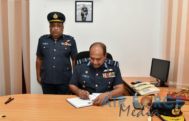 Commander's Inspection of SLAF Station Colombo