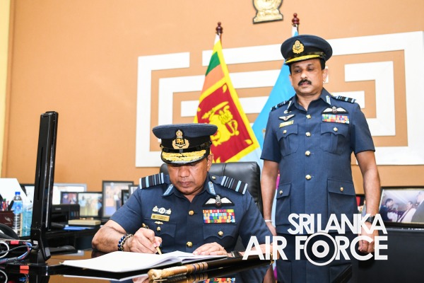 COMMANDERS INSPECTION OF AFHQ AND SLAF STATION COLOMBO
