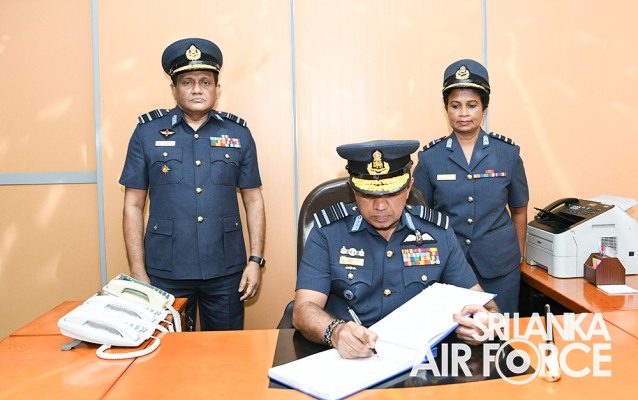 COMMANDERS INSPECTION OF AFHQ AND SLAF STATION COLOMBO