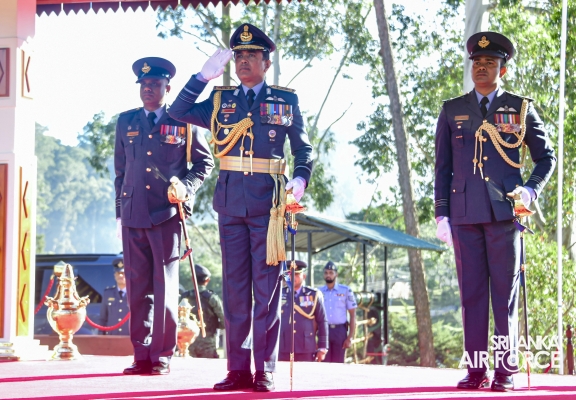 COMMANDER’S INSPECTION AT SLAF COMBAT TRAINING SCHOOL
DIYATALAWA