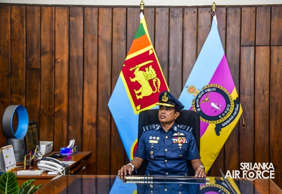 COMMANDER’S INSPECTION AT SLAF COMBAT TRAINING SCHOOL DIYATALAWA