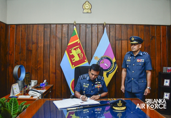 COMMANDER’S INSPECTION AT SLAF COMBAT TRAINING SCHOOL DIYATALAWA