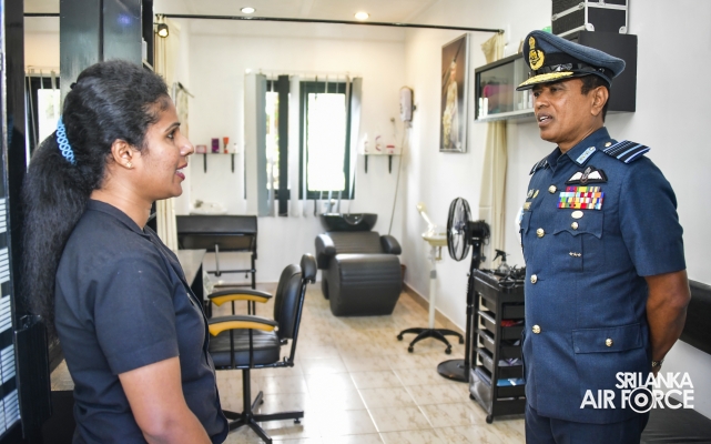 COMMANDER’S INSPECTION AT SLAF COMBAT TRAINING SCHOOL DIYATALAWA