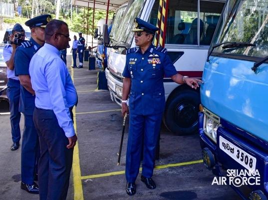 COMMANDER’S INSPECTION AT SLAF COMBAT TRAINING SCHOOL DIYATALAWA