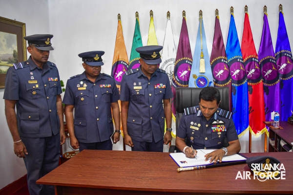 COMMANDER’S INSPECTION AT SLAF COMBAT TRAINING SCHOOL DIYATALAWA