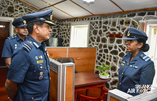 COMMANDER’S INSPECTION AT SLAF COMBAT TRAINING SCHOOL DIYATALAWA