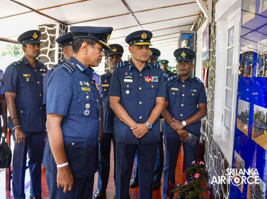 COMMANDER’S INSPECTION AT SLAF COMBAT TRAINING SCHOOL DIYATALAWA