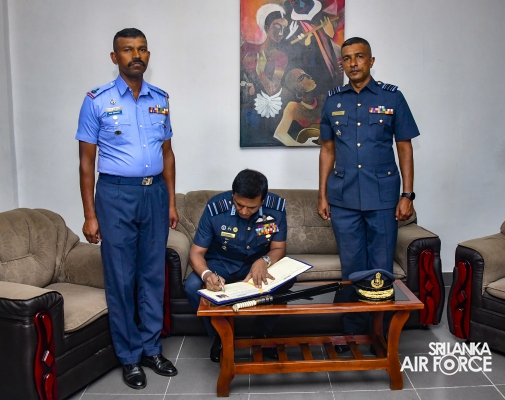 COMMANDER’S INSPECTION AT SLAF COMBAT TRAINING SCHOOL DIYATALAWA
