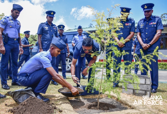 COMMANDER’S INSPECTION AT SLAF COMBAT TRAINING SCHOOL DIYATALAWA