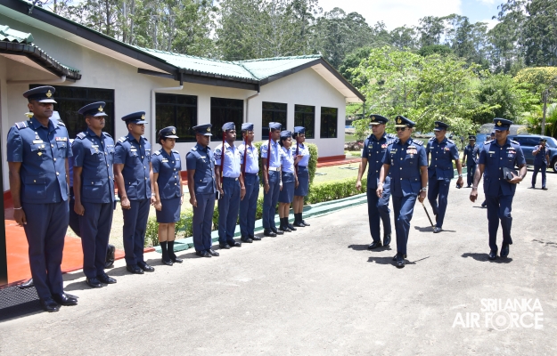 COMMANDER’S INSPECTION AT SLAF COMBAT TRAINING SCHOOL DIYATALAWA