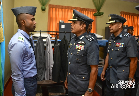 COMMANDER’S INSPECTION AT SLAF COMBAT TRAINING SCHOOL DIYATALAWA