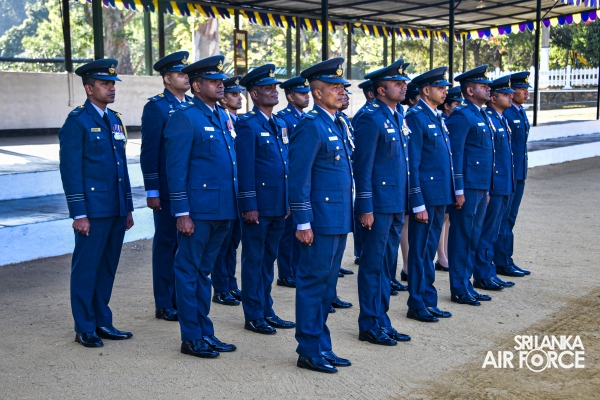 COMMANDER’S INSPECTION AT SLAF COMBAT TRAINING SCHOOL DIYATALAWA