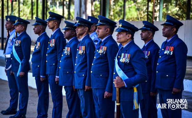 COMMANDER’S INSPECTION AT SLAF COMBAT TRAINING SCHOOL DIYATALAWA
