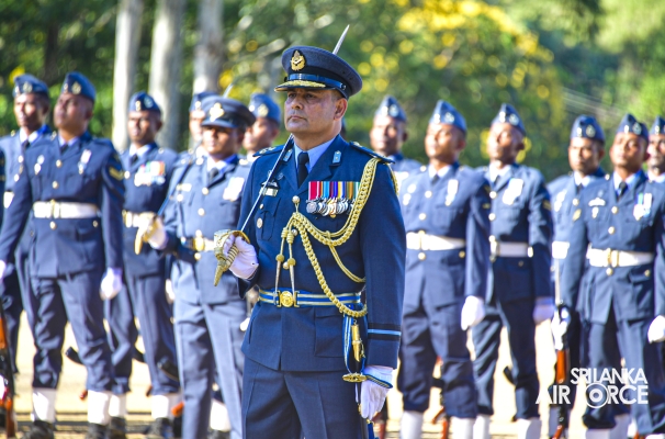 COMMANDER’S INSPECTION AT SLAF COMBAT TRAINING SCHOOL DIYATALAWA