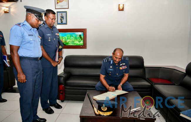 The Commander’s Inspection of SLAF TTS Ekala