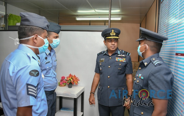 COMMANDER’S
INSPECTION OF SLAF STATION IRANAMADU