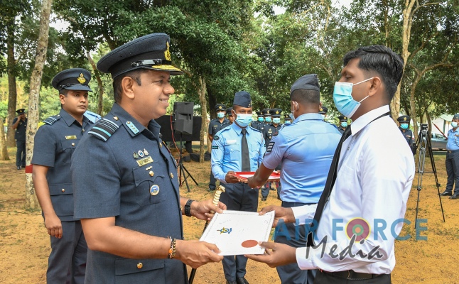 COMMANDER’S
INSPECTION OF SLAF STATION IRANAMADU