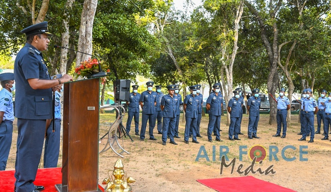 COMMANDER’S
INSPECTION OF SLAF STATION IRANAMADU