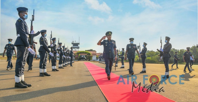 COMMANDER’S
INSPECTION OF SLAF STATION IRANAMADU