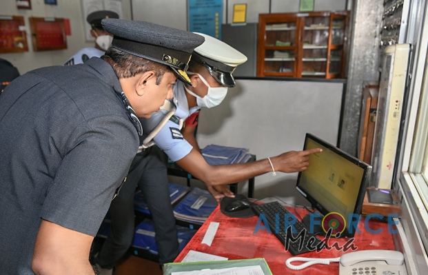 COMMANDER’S
INSPECTION OF SLAF STATION IRANAMADU