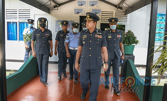 COMMANDER’S
INSPECTION OF SLAF STATION IRANAMADU