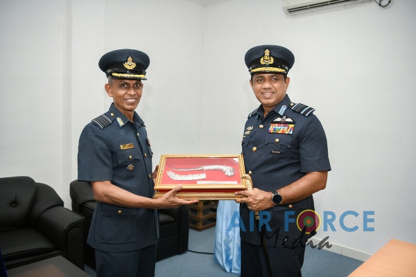 COMMANDER'S INSPECTION OF SLAF BASE KATUNAYAKE