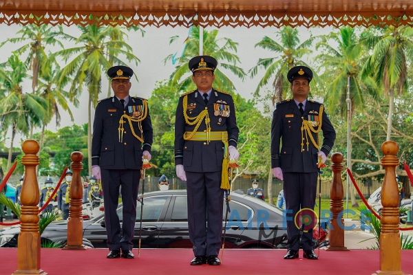 COMMANDER'S INSPECTION OF SLAF BASE KATUNAYAKE