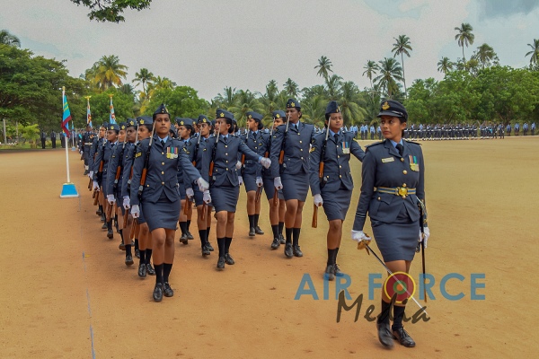 COMMANDER'S INSPECTION OF SLAF BASE KATUNAYAKE