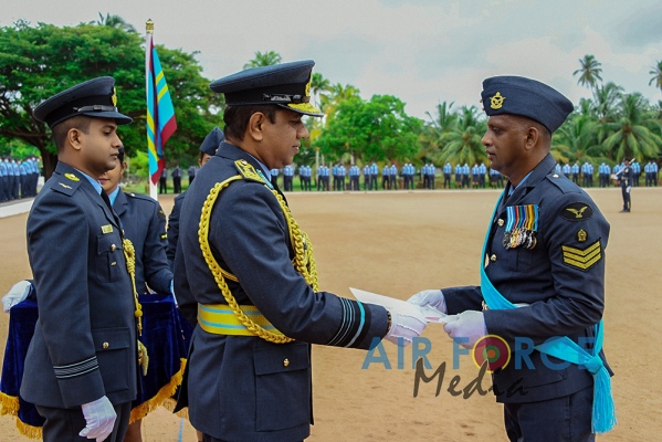 COMMANDER'S INSPECTION OF SLAF BASE KATUNAYAKE