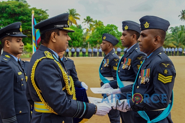 COMMANDER'S INSPECTION OF SLAF BASE KATUNAYAKE