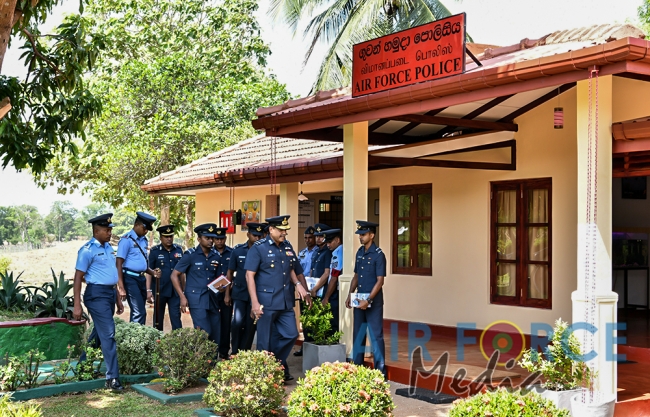 Commander’s Inspection of SLAF Station Morawewa