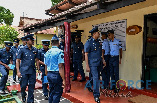 Commander’s Inspection of SLAF Station Morawewa