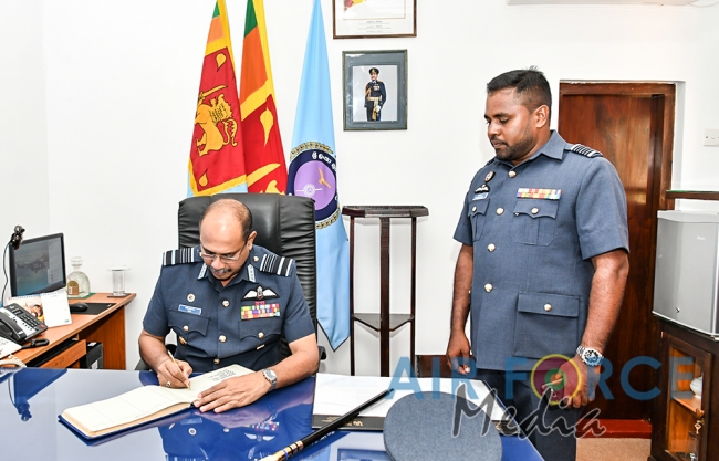 Commander’s Inspection of SLAF Station Morawewa