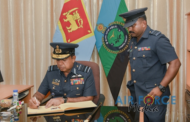 COMMANDER’S
INSPECTION OF SLAF STATION MULLAITIVU
