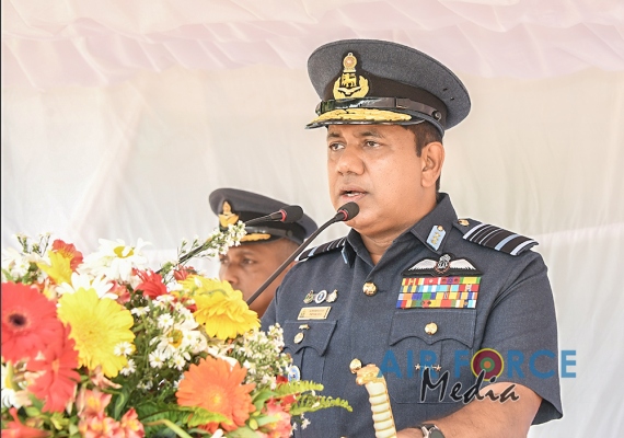COMMANDER’S
INSPECTION OF SLAF STATION MULLAITIVU